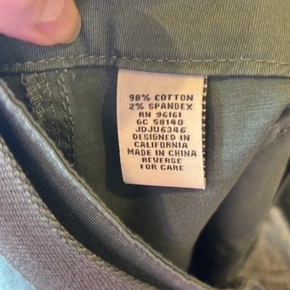 Green Shorts with Belt Size 7 - Picture 7 of 9